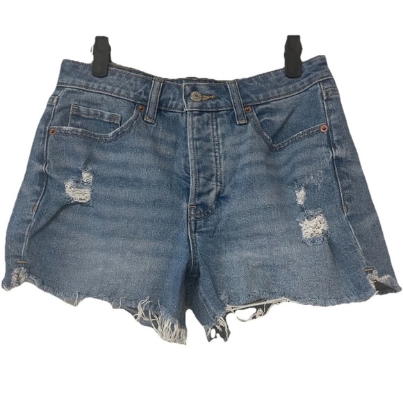 NWOT old Navy High Rise OG Straight Denim Shorts 2.5” inseam Size 6 - Picture 1 of 6